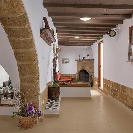 Rustic Self-Inn Rhodes City Dış mekan fotoğraf