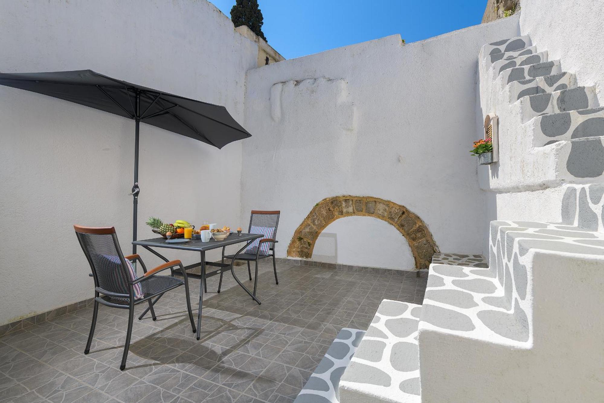Rustic Self-inn Rhodes City