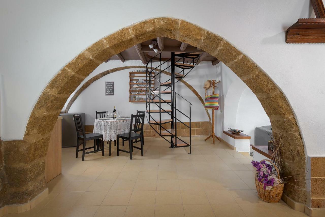 Rustic Self-inn * Rhodes City
